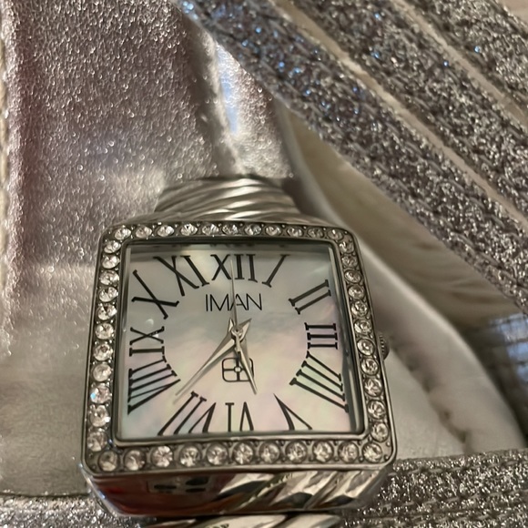 IMÁN Silver Tone Rhinestone Women’s Wristwatch NWOT - Picture 2 of 2